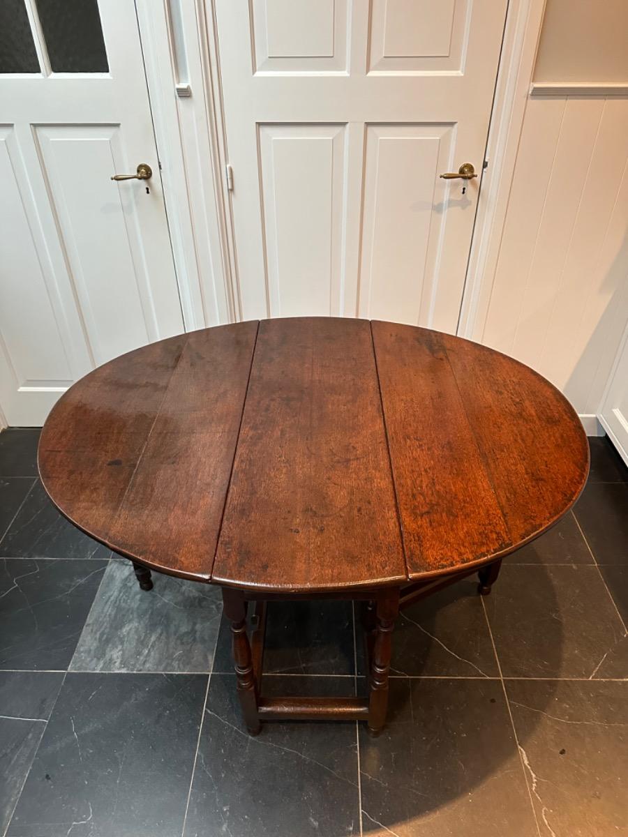 Gateleg table ca 1700