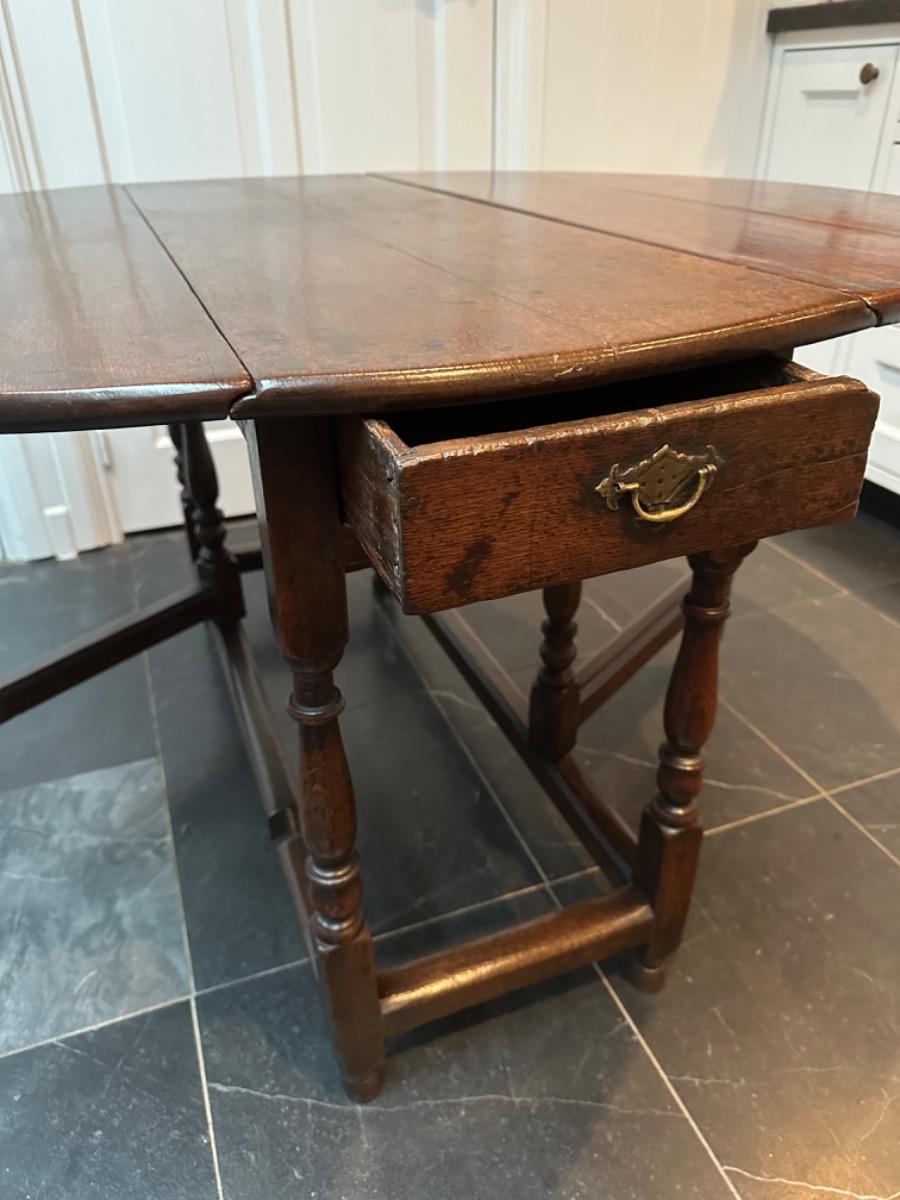 Gateleg table ca 1700