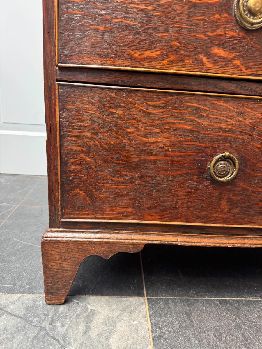 Georgian chest of drawers ca 1780