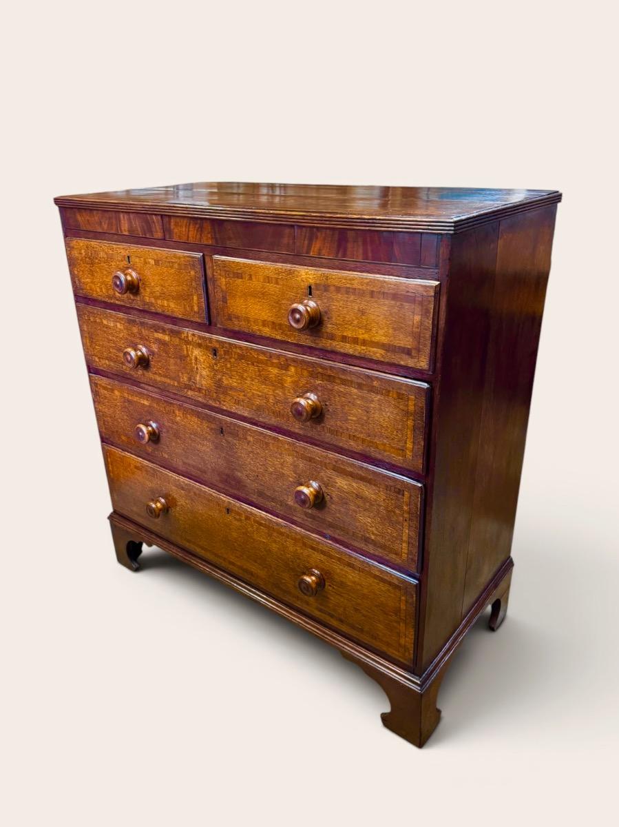 Georgian chest of drawers ca 1780