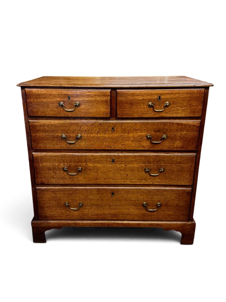 Georgian chest of drawers ca 1780