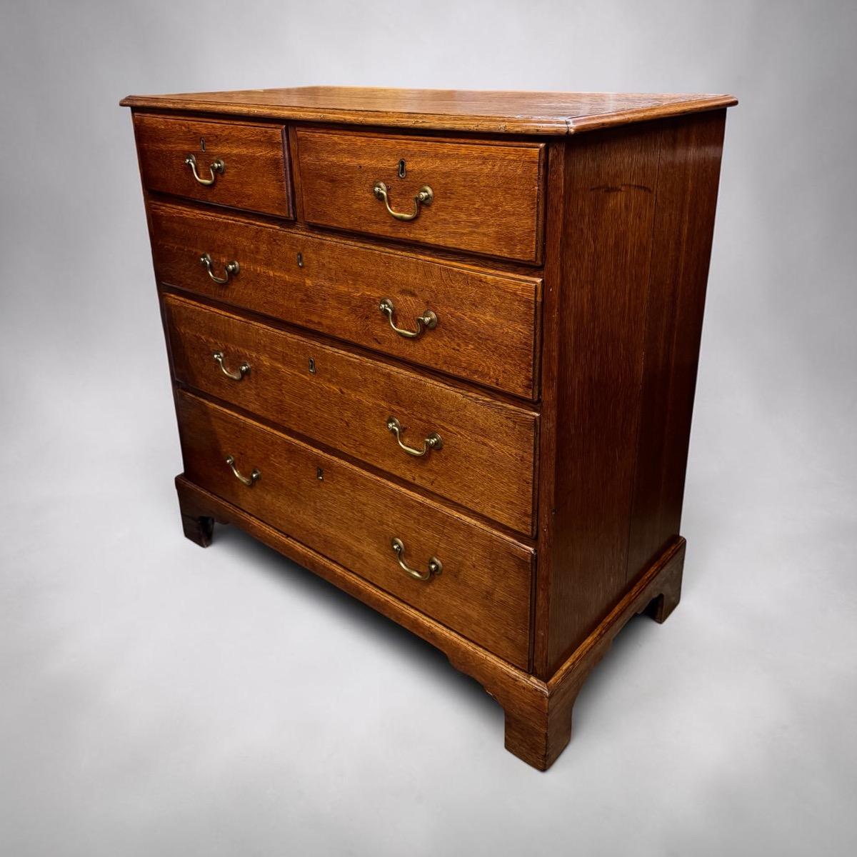 Georgian chest of drawers ca 1780