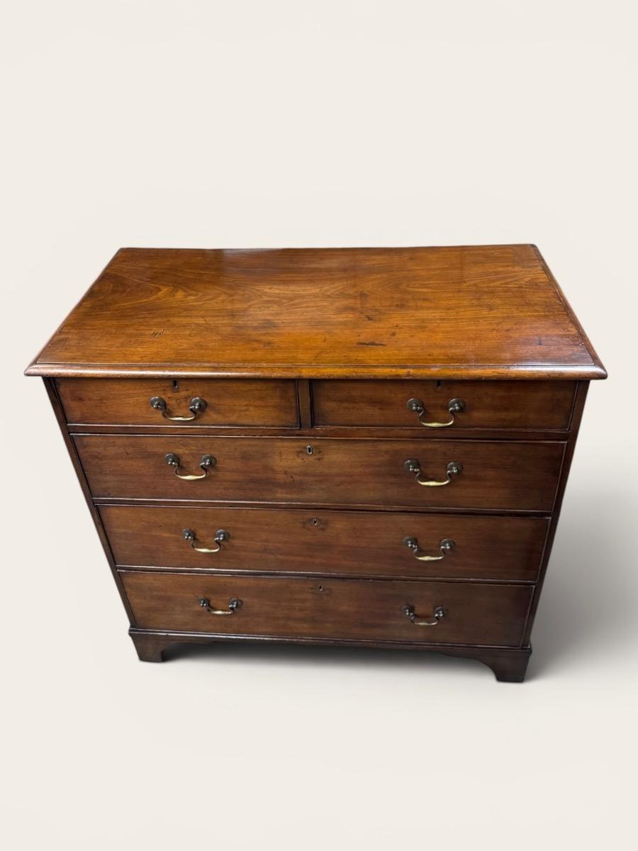 Georgian mahogany chest of drawers ca 1780