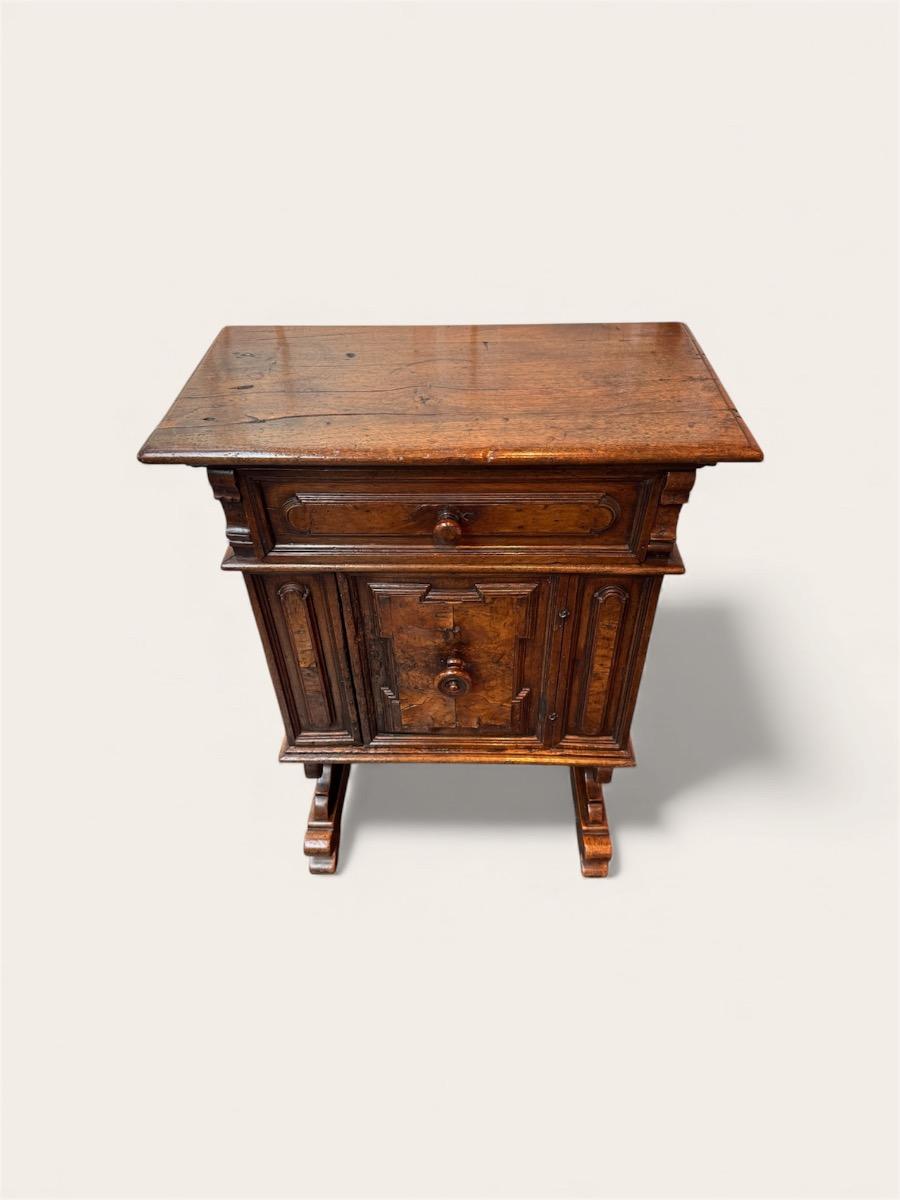 Italian walnut cabinet 17th century 