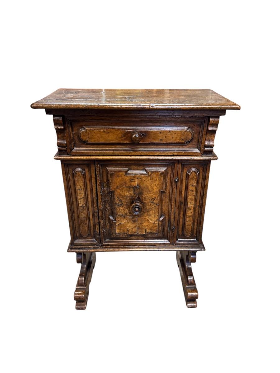 Italian walnut cabinet 17th century 