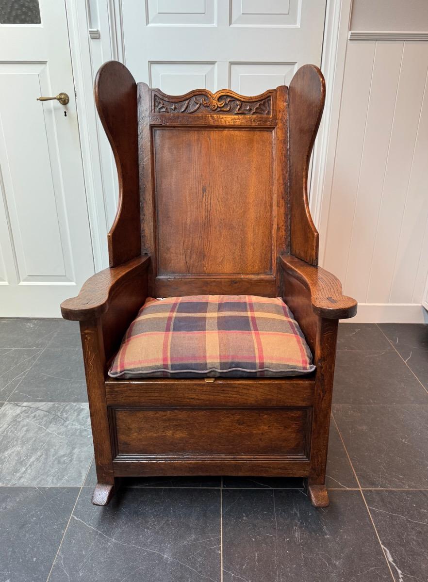 Lambing rocking chair dated 1752