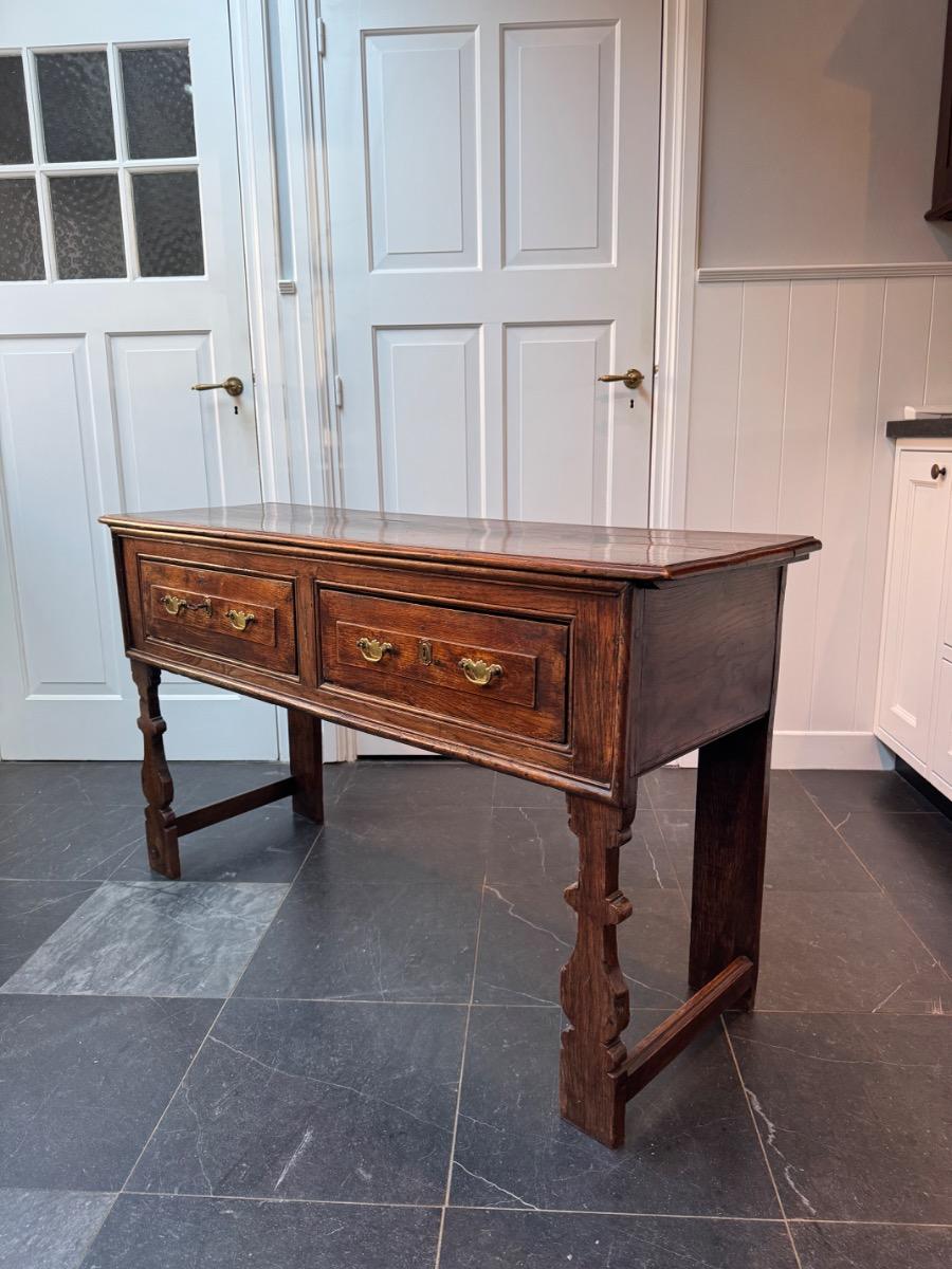 Oak dresser base ca 1740