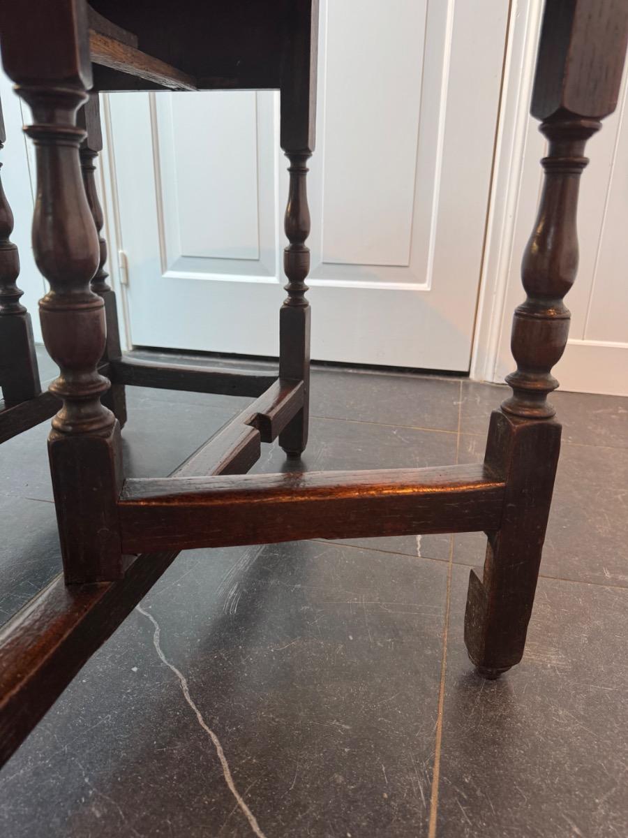 Oak Gateleg table ca 1720