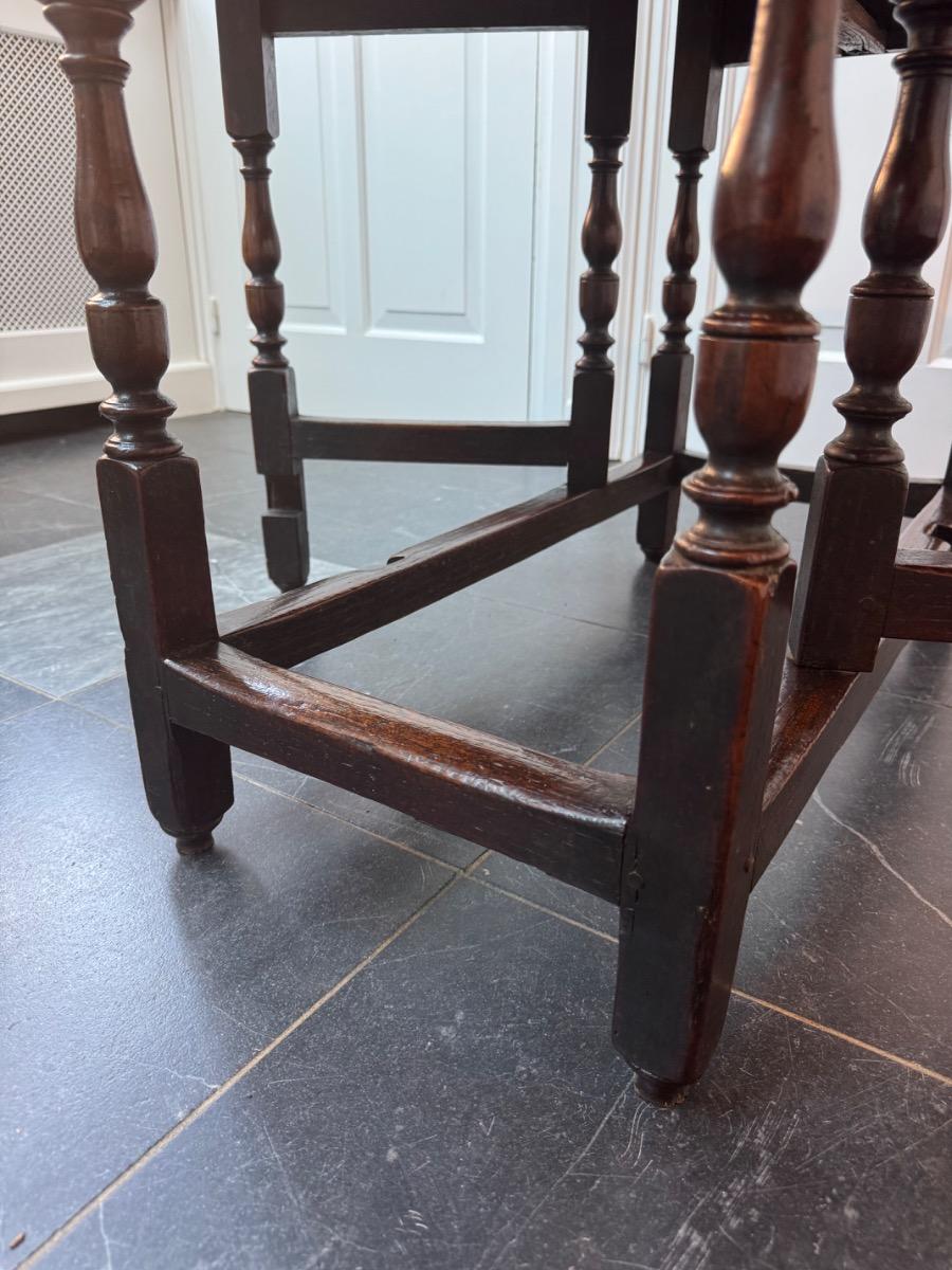 Oak Gateleg table ca 1720