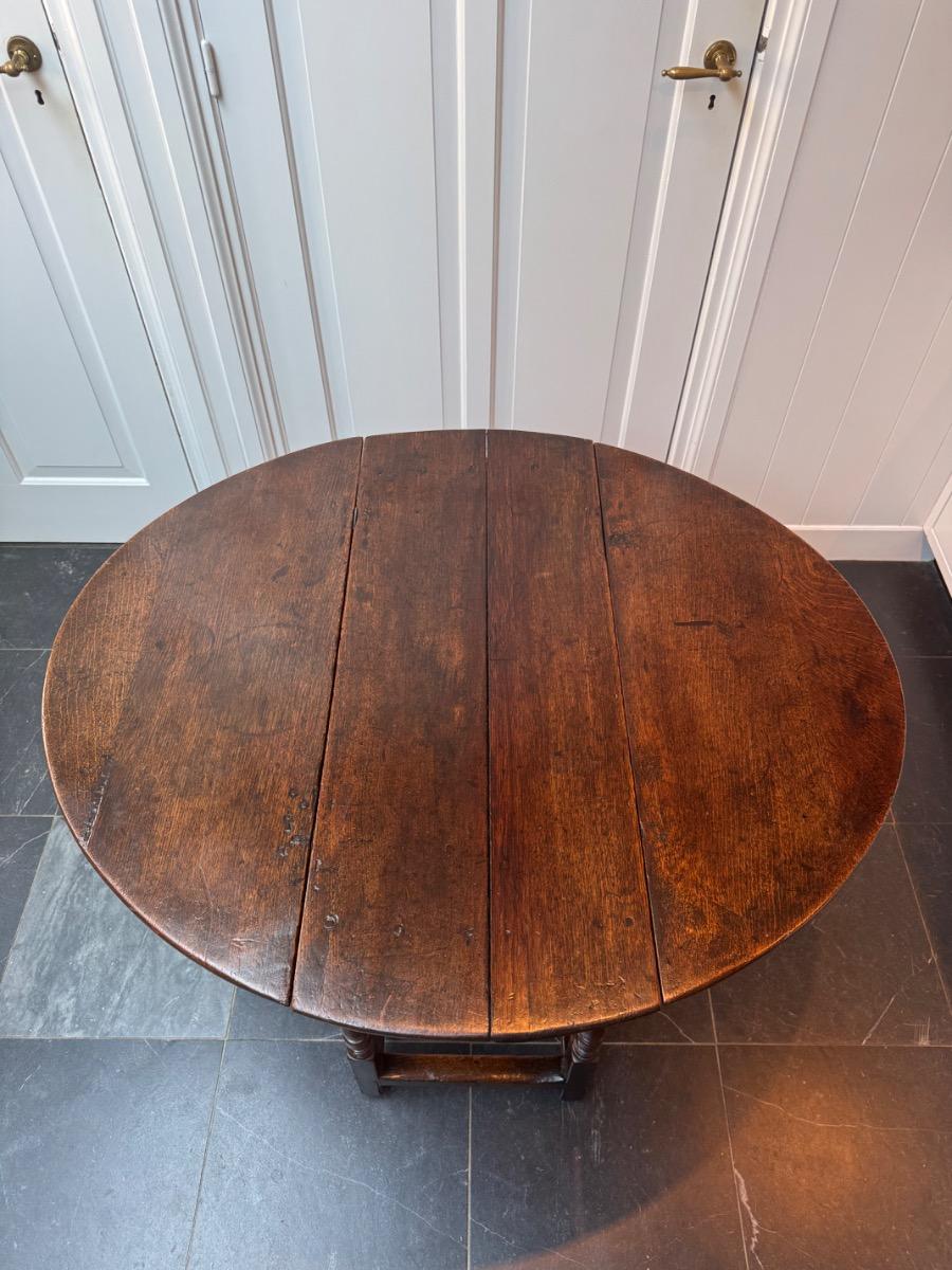 Oak Gateleg table ca 1720