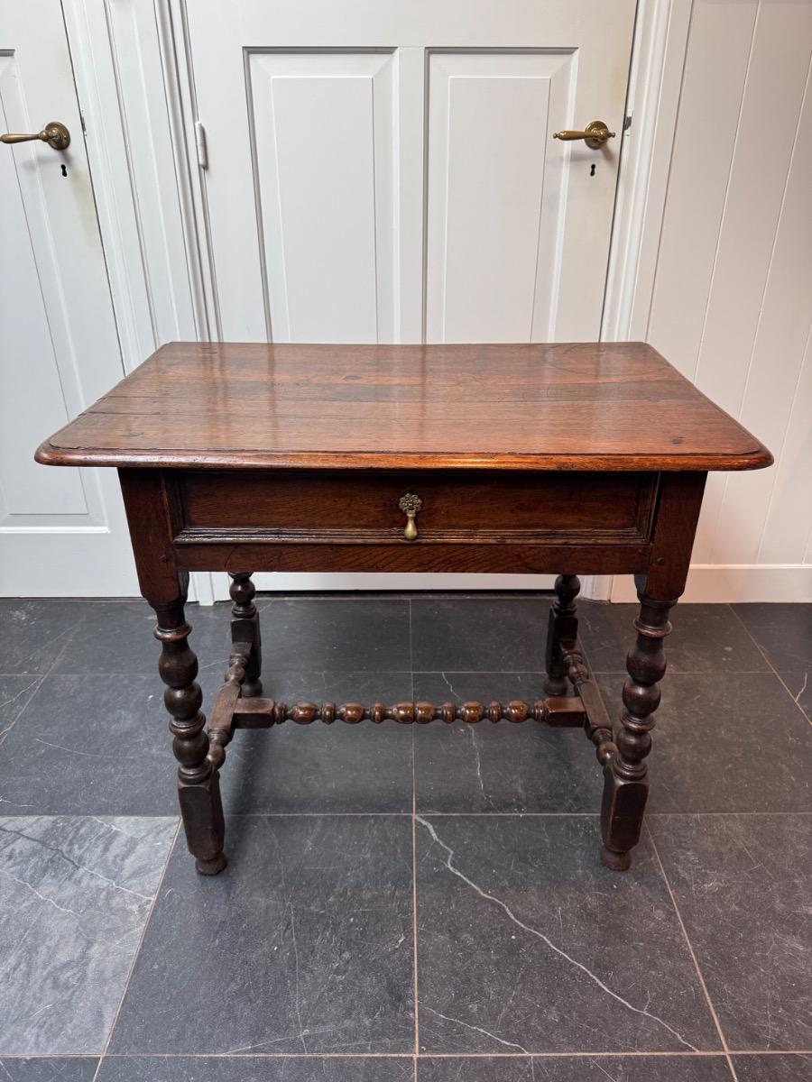 Oak Side table ca 1680