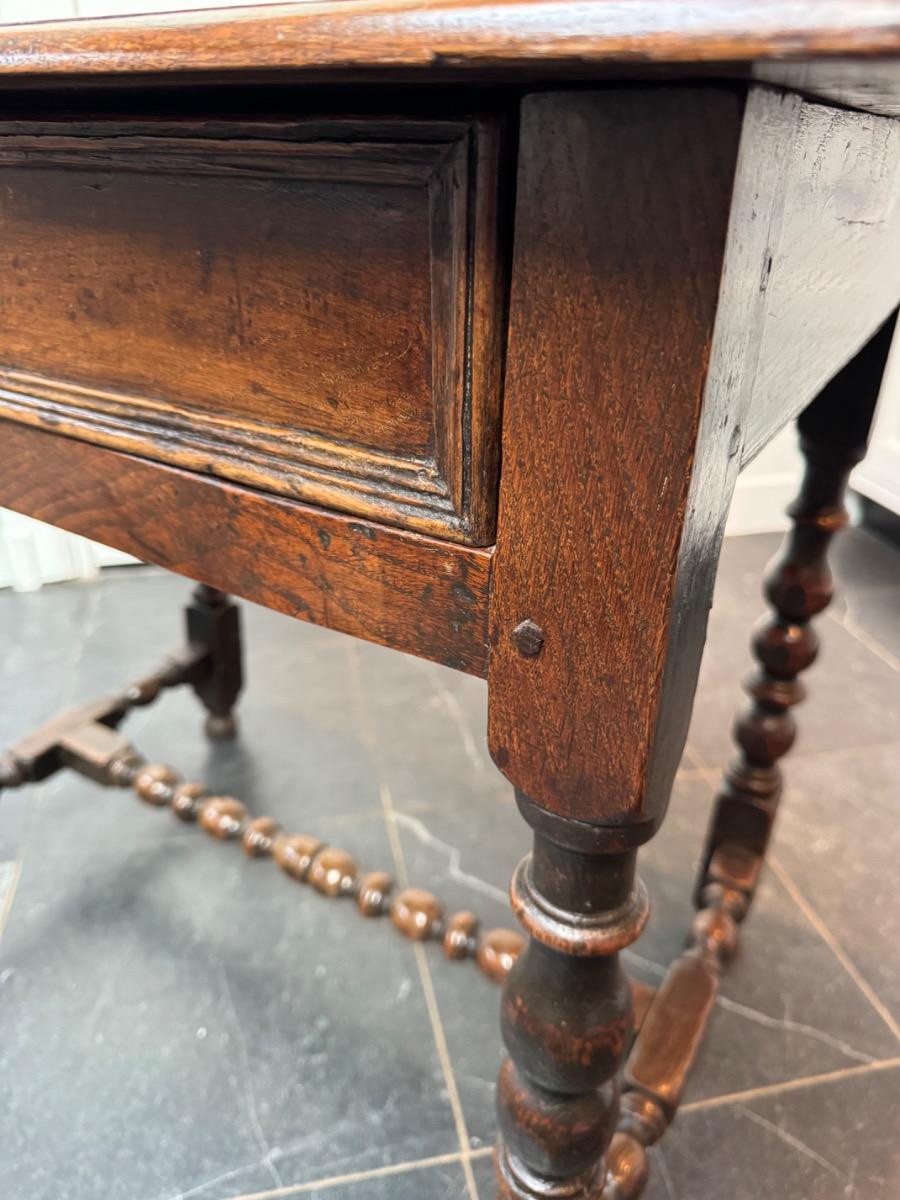 Oak Side table ca 1680