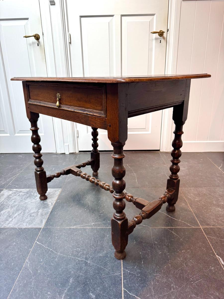Oak Side table ca 1680