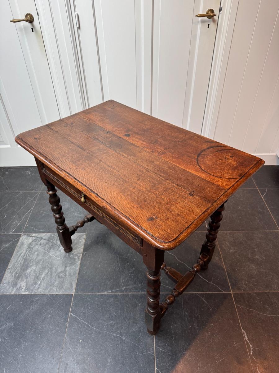 Oak Side table ca 1680