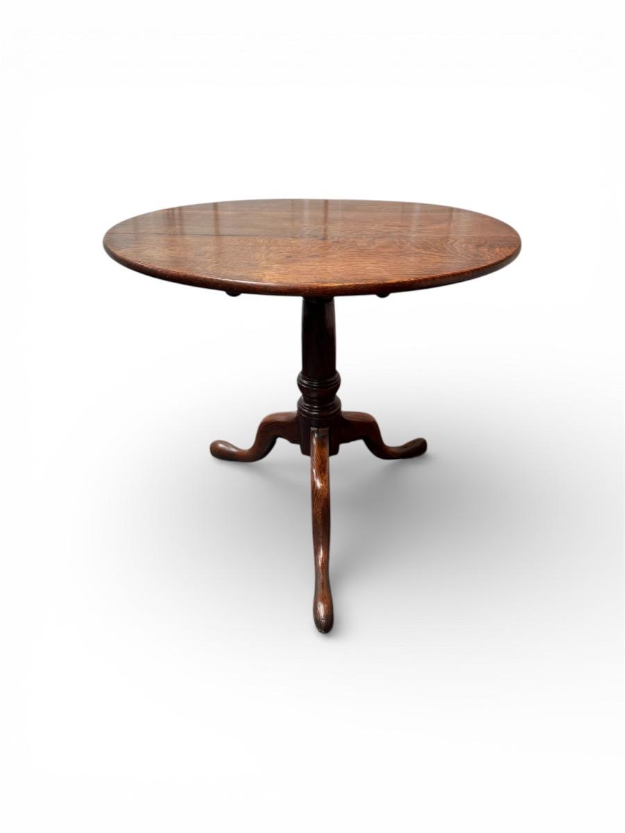 Oak Tilttop table ca 1780