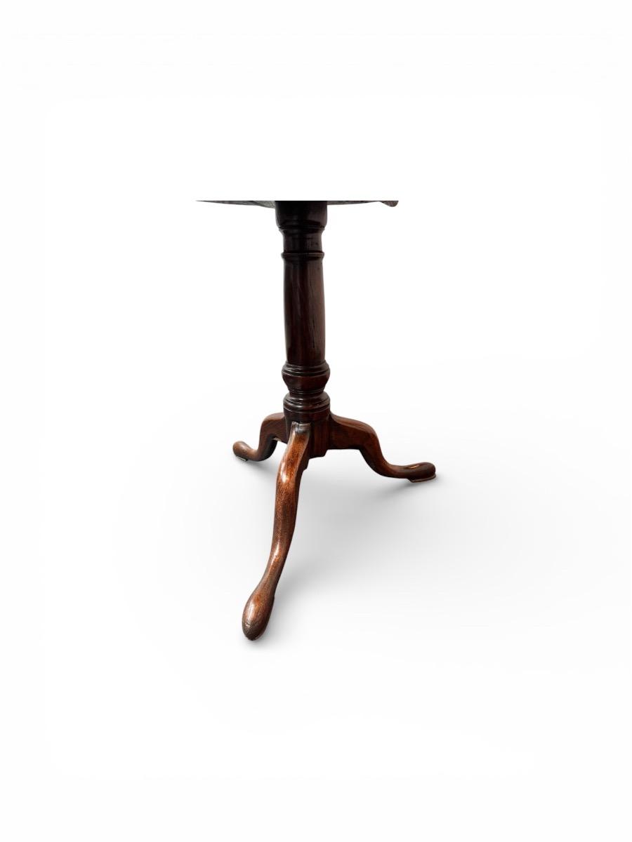 Oak Tilttop table ca 1780