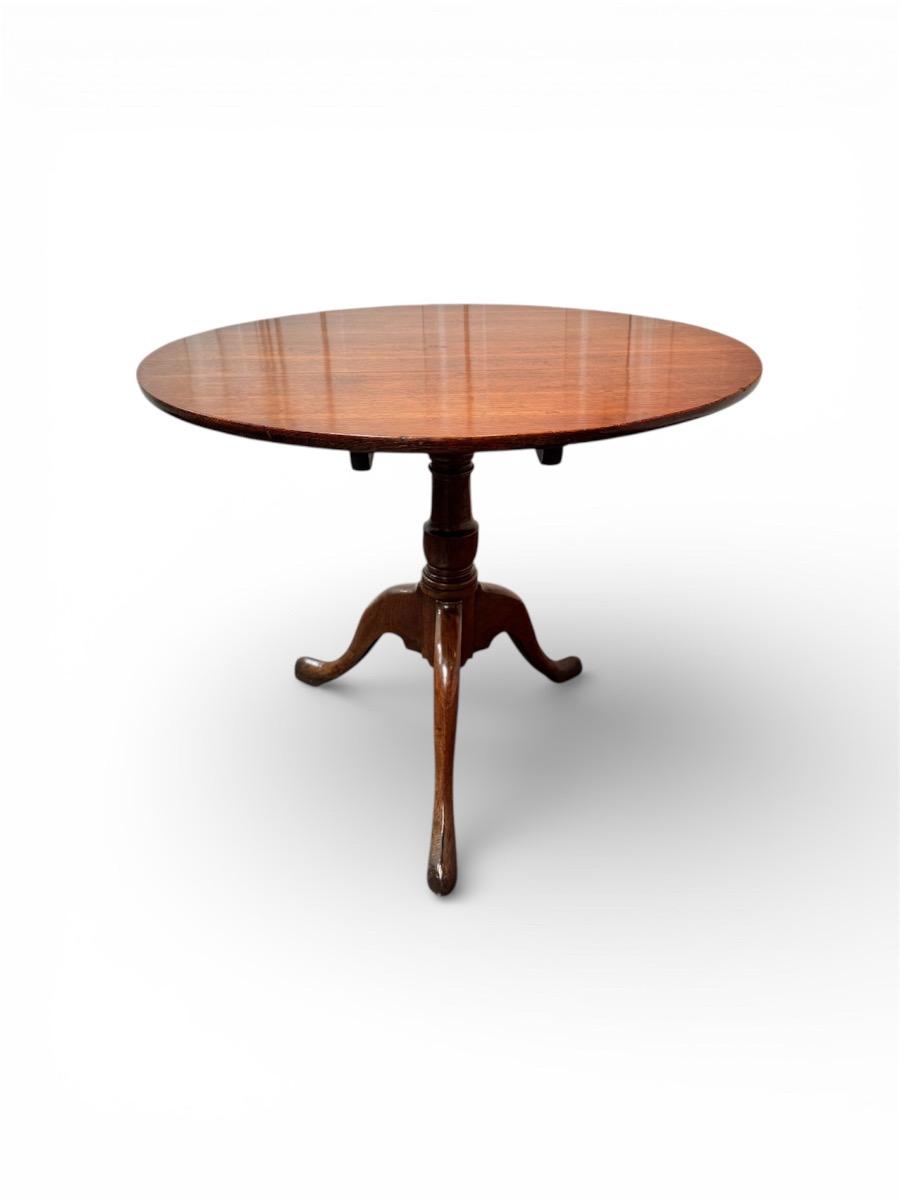 Oak Tilttop table ca 1780