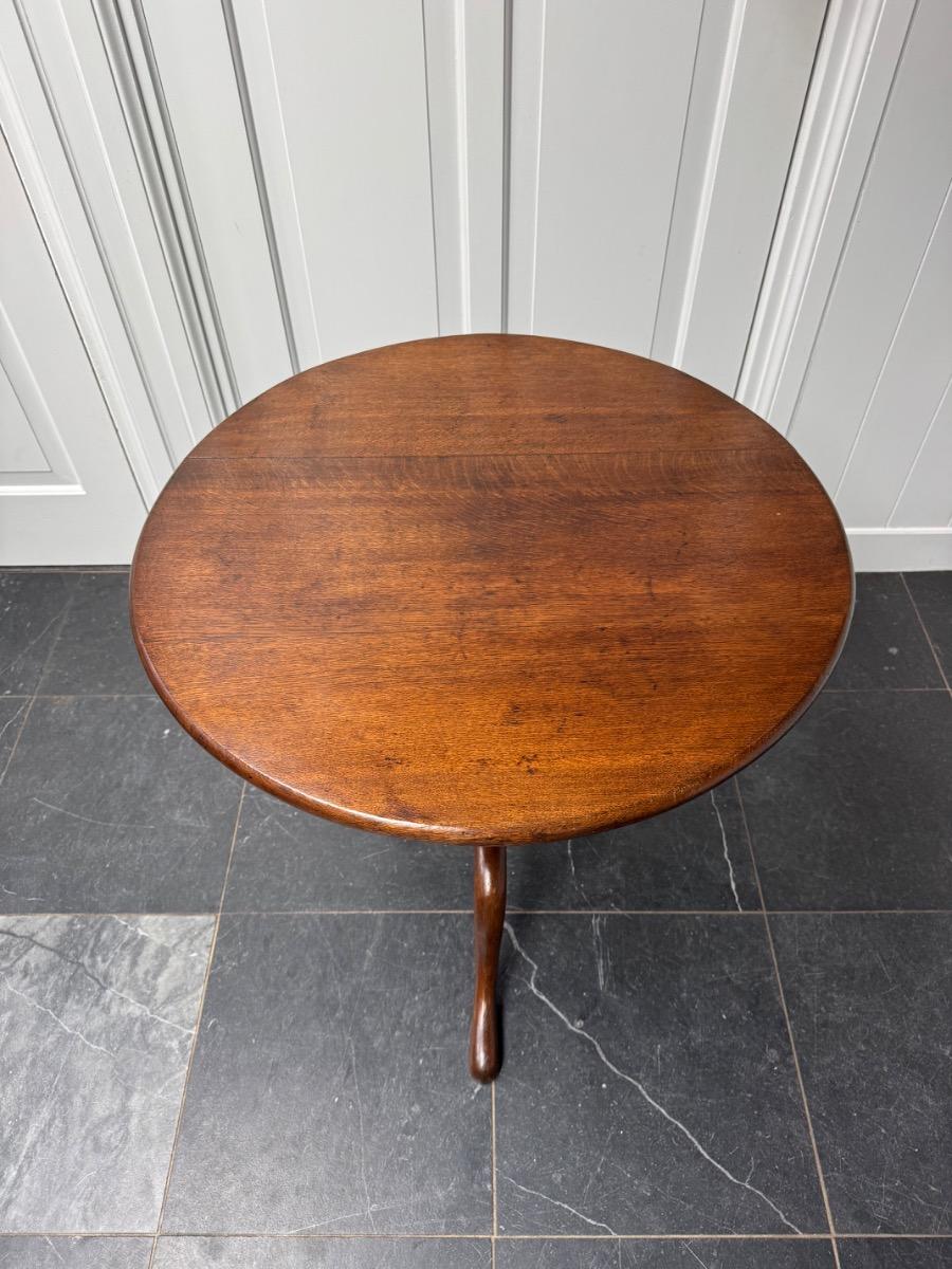Oak Tilttop table ca 1800