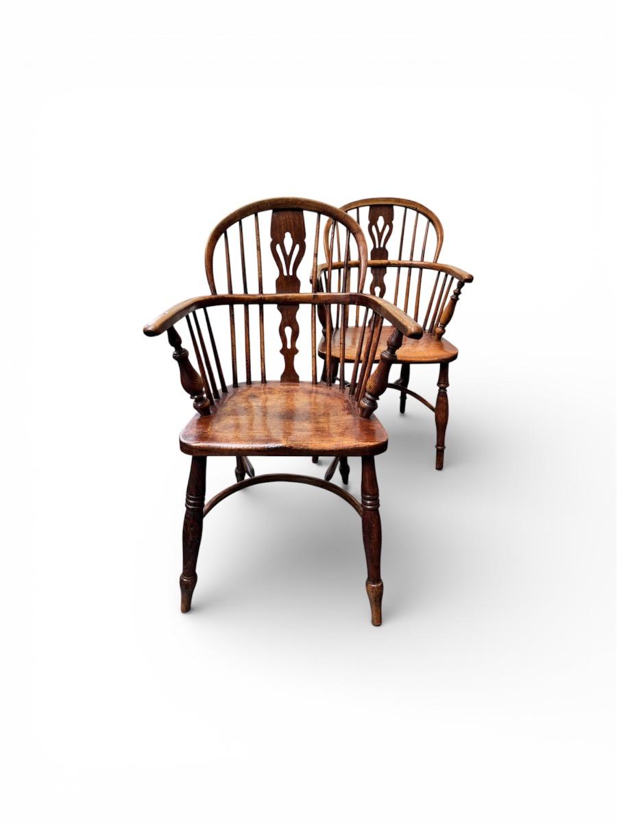 Set of 6 Windsor lowback armchairs ca 1800