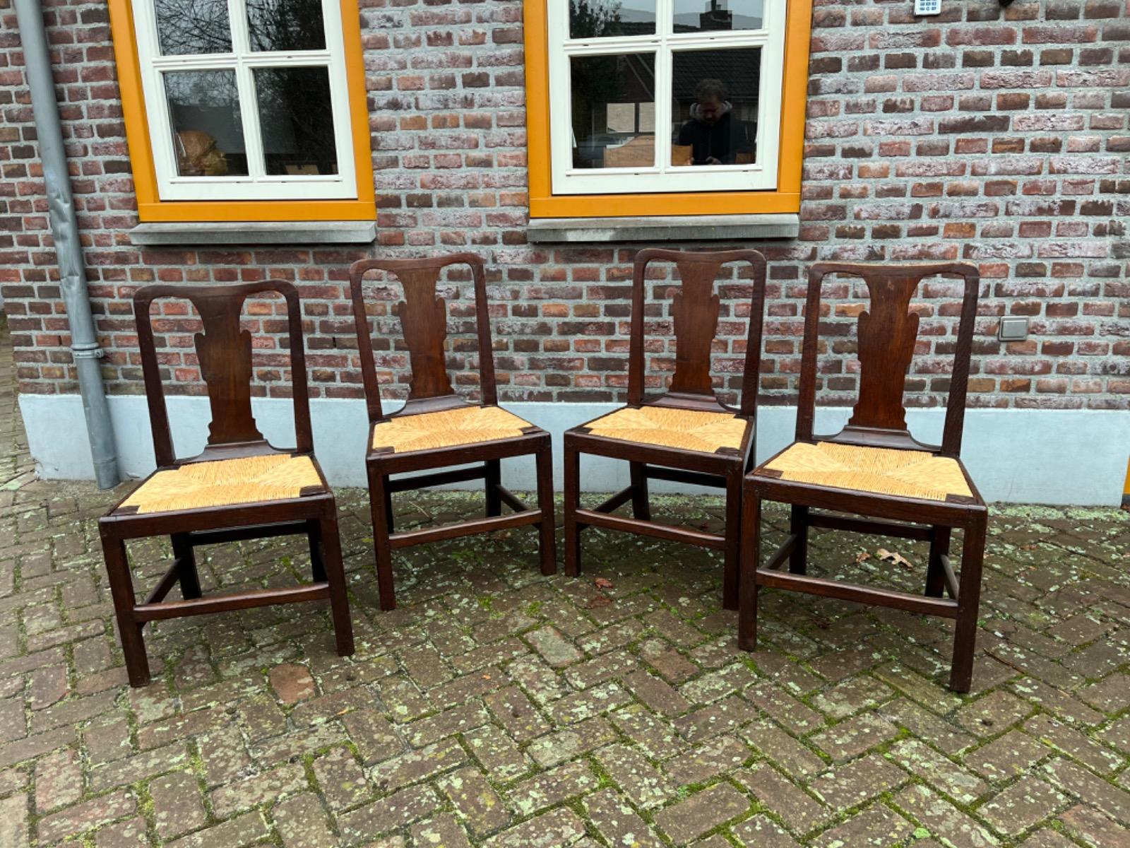 Set van 4 Engelse stoelen 18e eeuw 