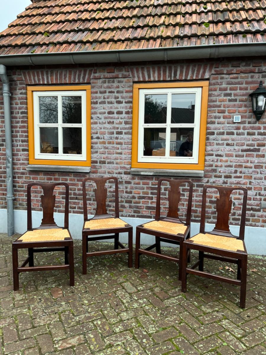 Set van 4 Engelse stoelen 18e eeuw 