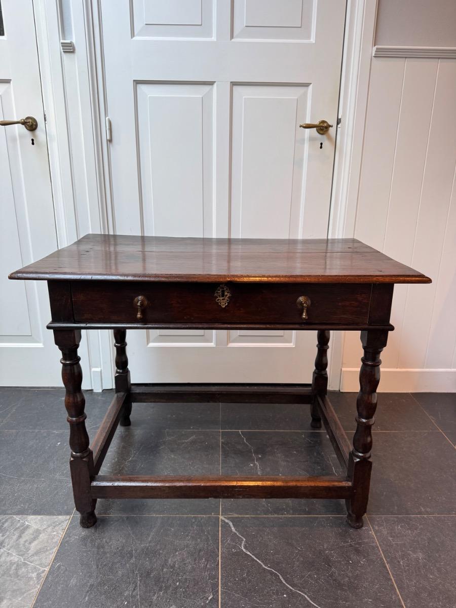 Side table ca 1680 in oak