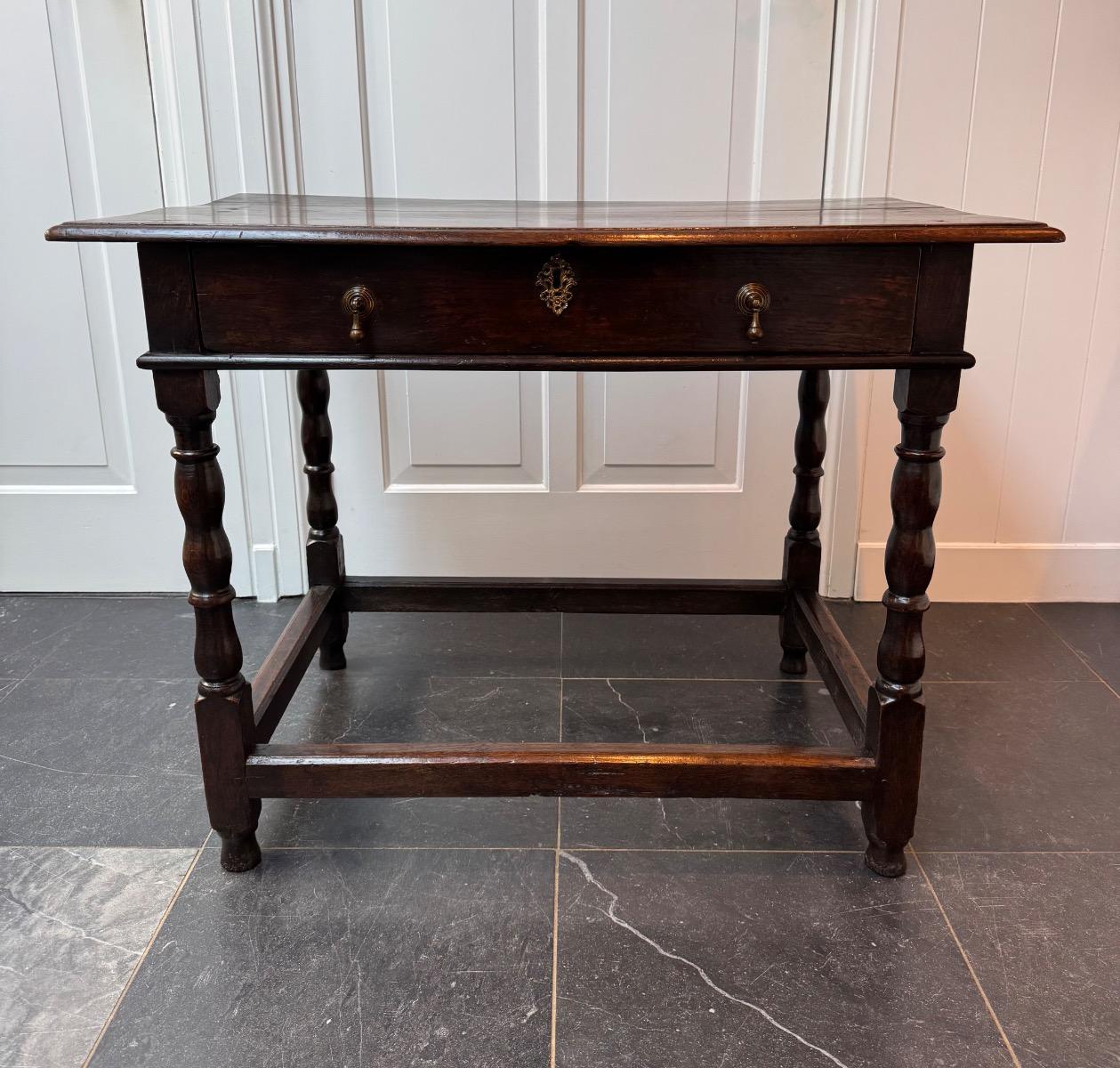 Side table ca 1680 in oak