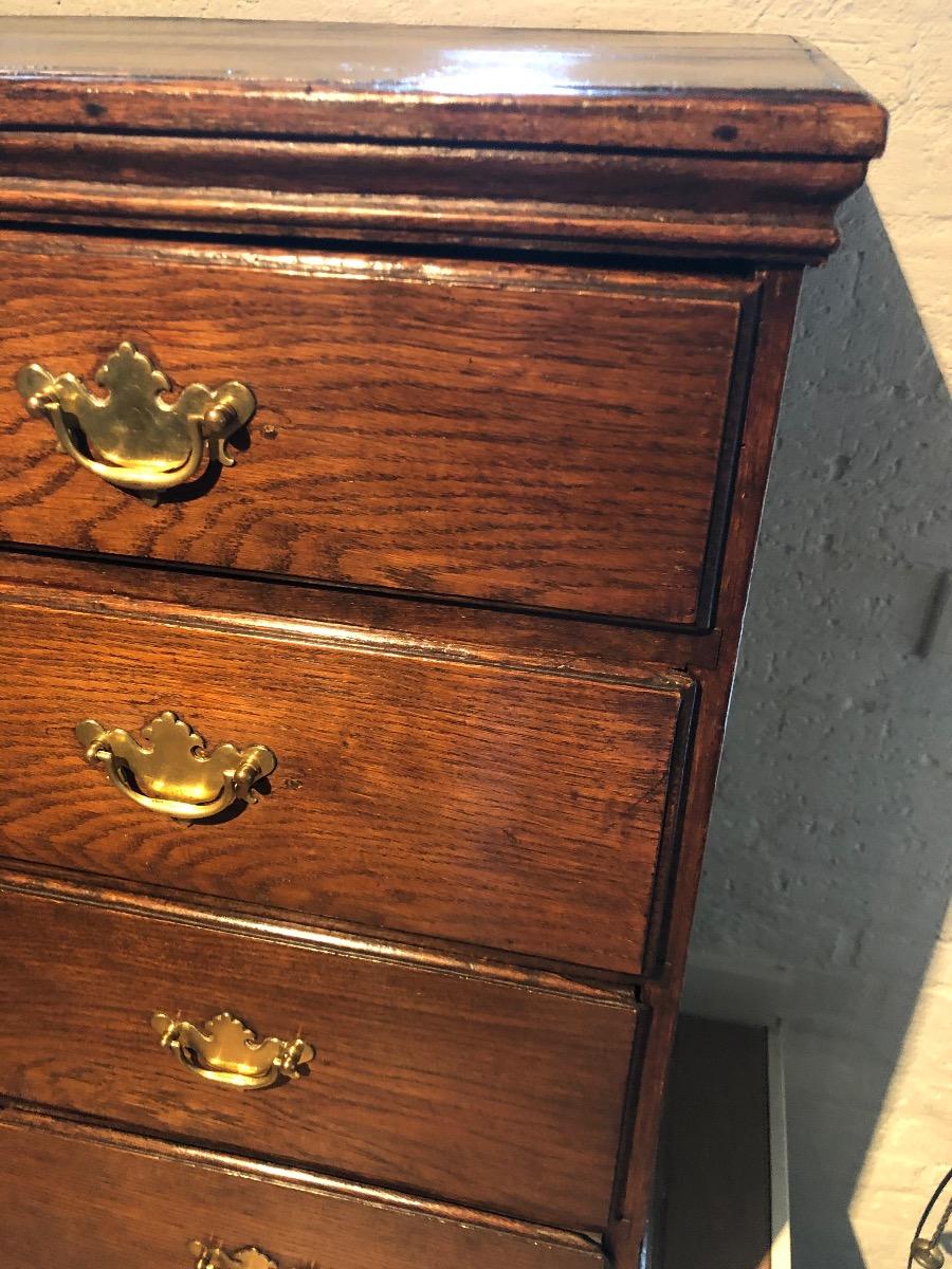 Small chest of drawers ca 1780