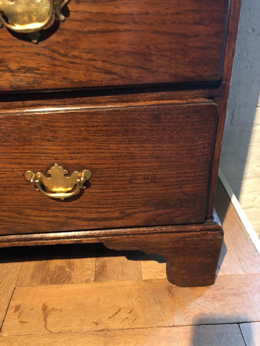 Small chest of drawers ca 1780