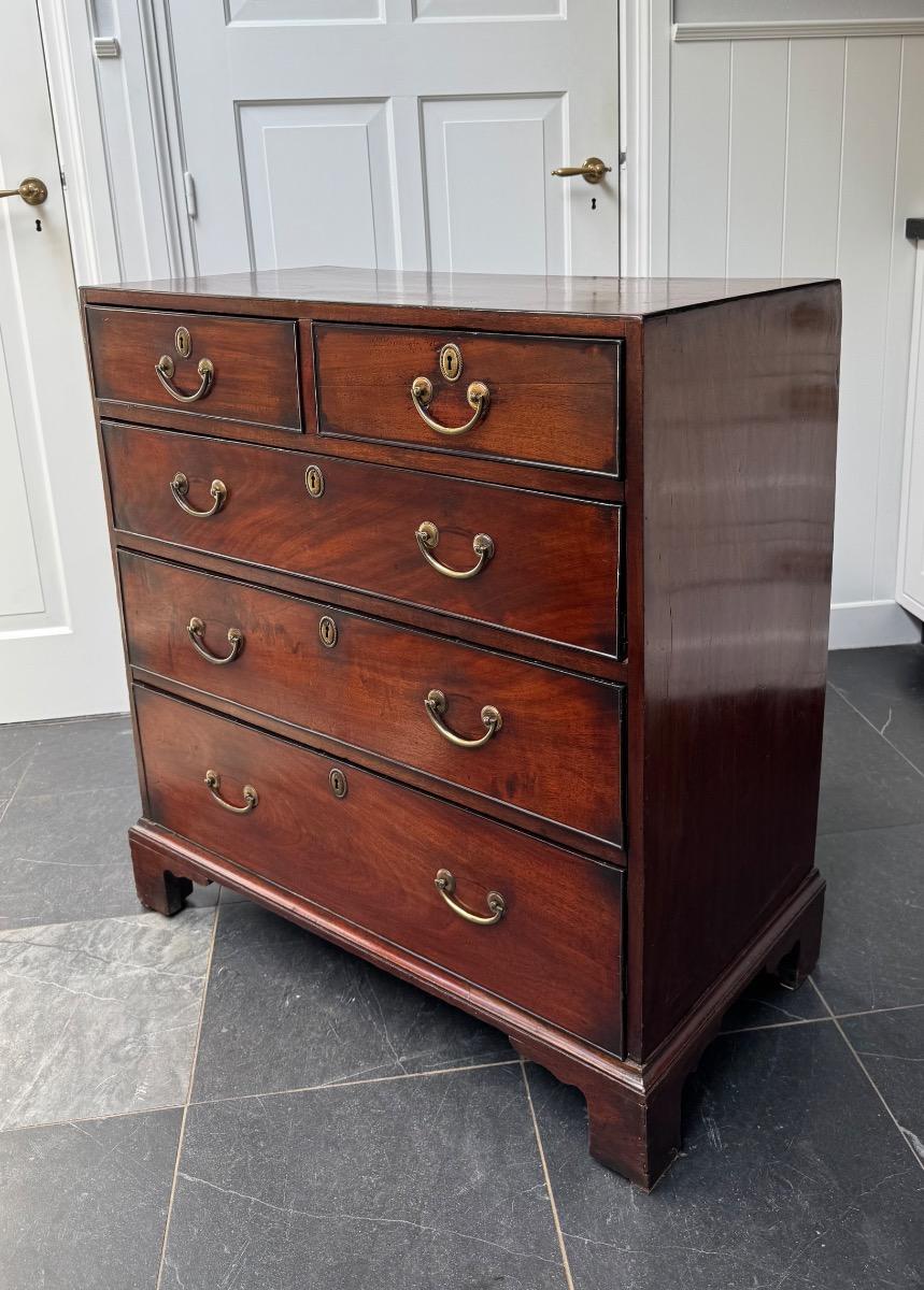 Small size chest of drawers ca 1780