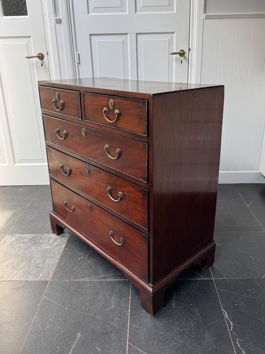 Small size chest of drawers ca 1780