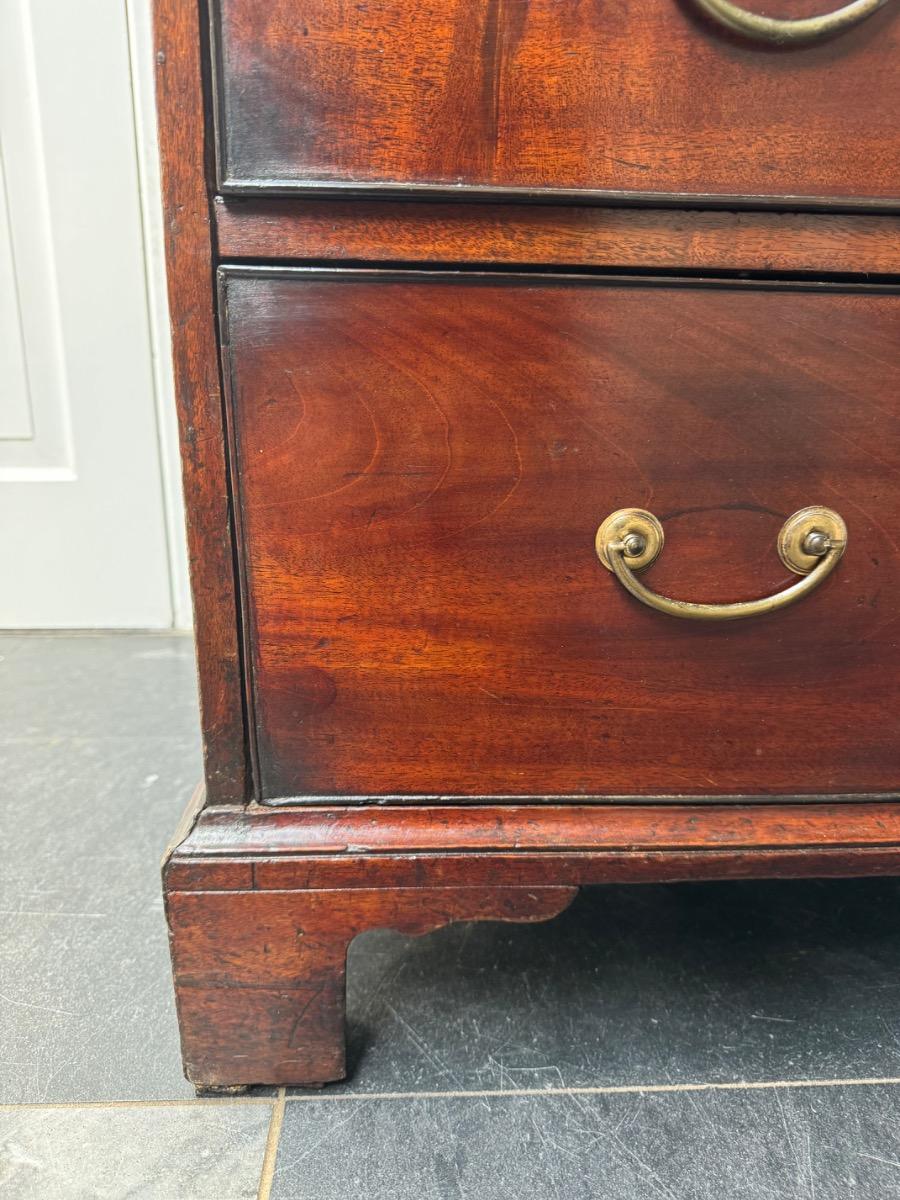Small size chest of drawers ca 1780
