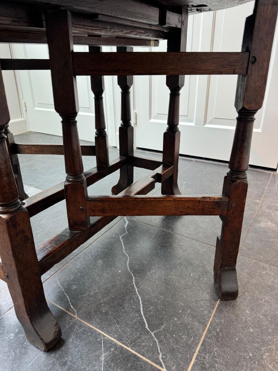 Small size Gateleg table ca 1700