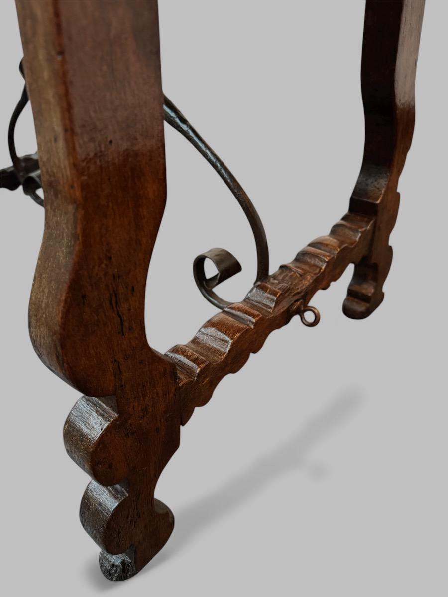 Small size Spanish table in Walnut 