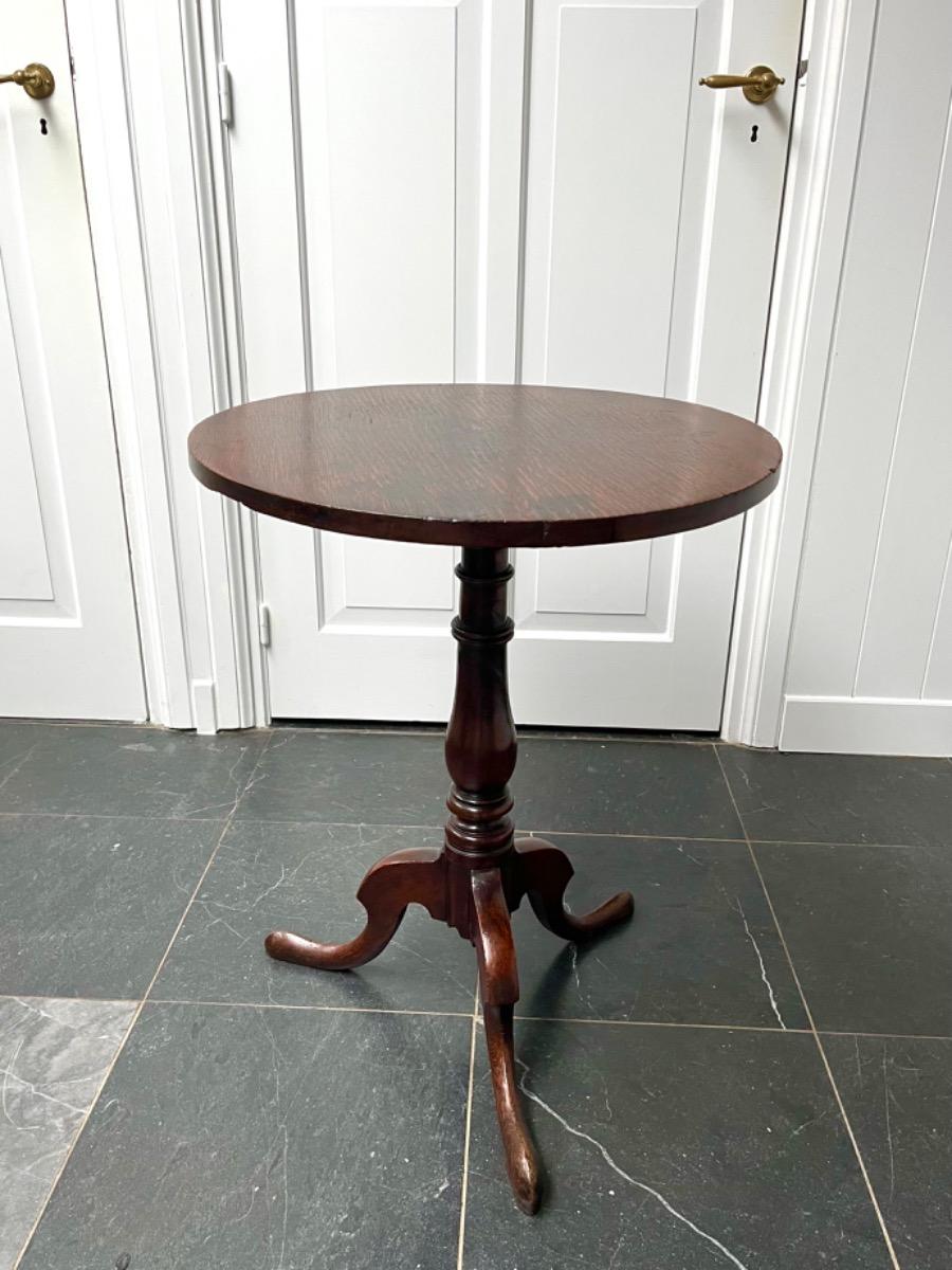 Tilt top tafel eikenhout 