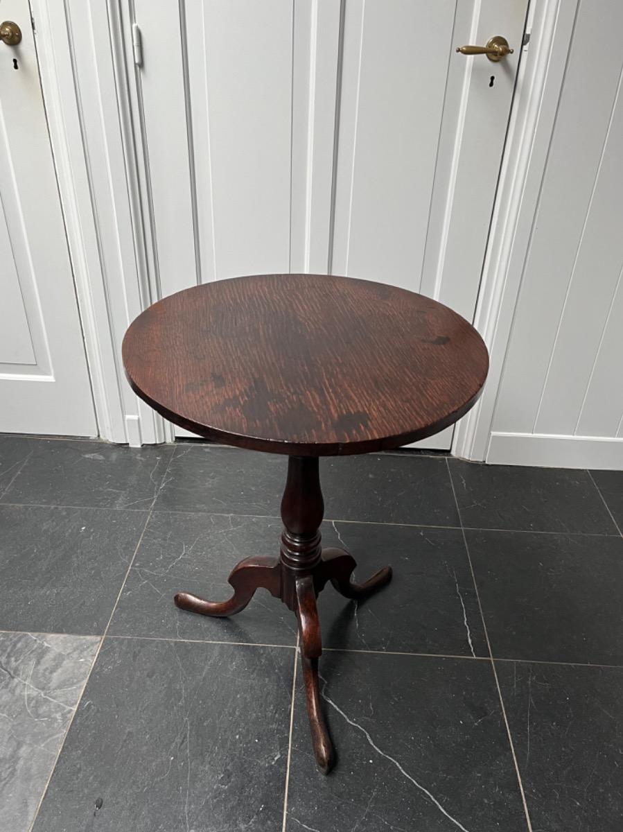 Tilt top tafel eikenhout 