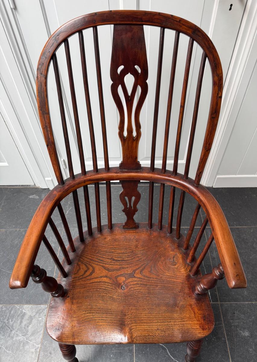 Windsor high back arm chair in yew