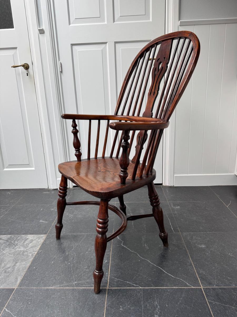 Windsor high back arm chair in yew