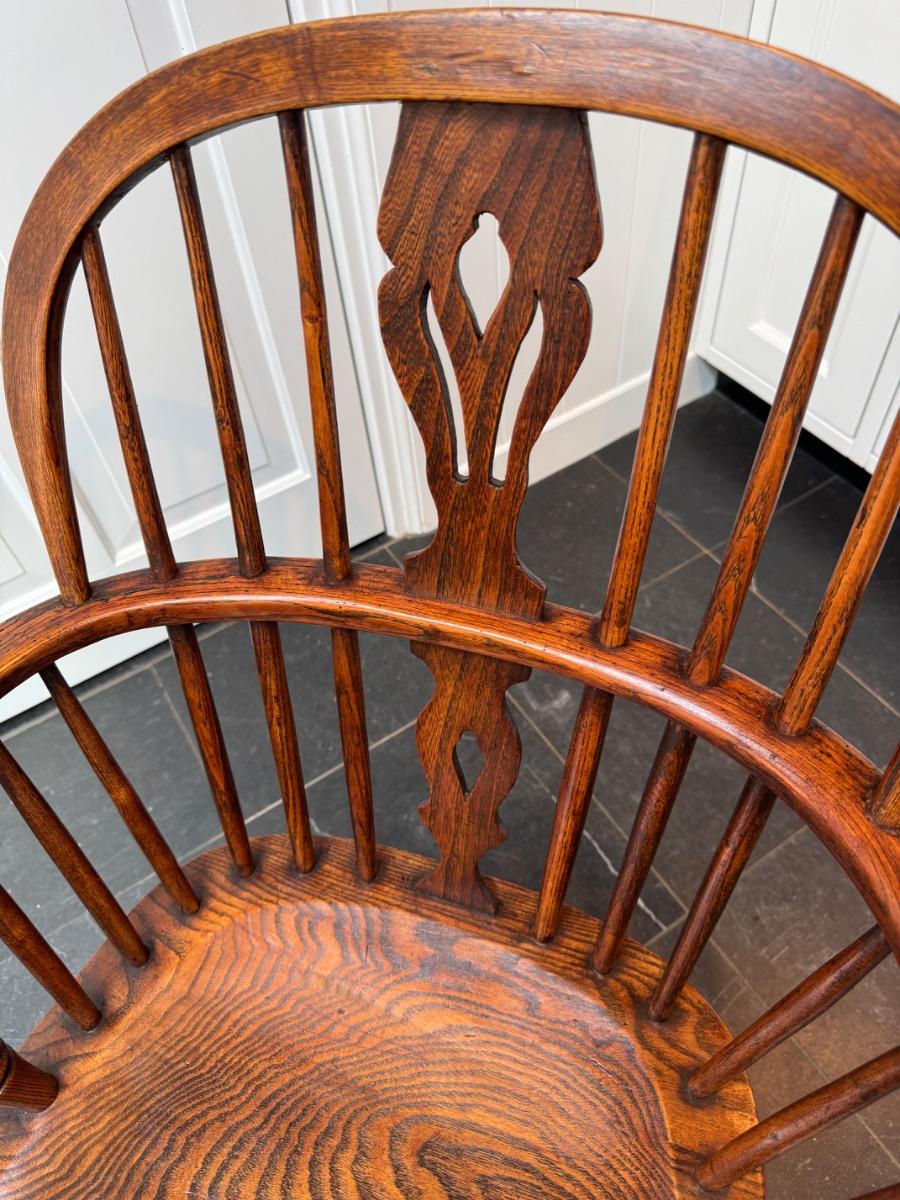 Windsor low back arm chair 